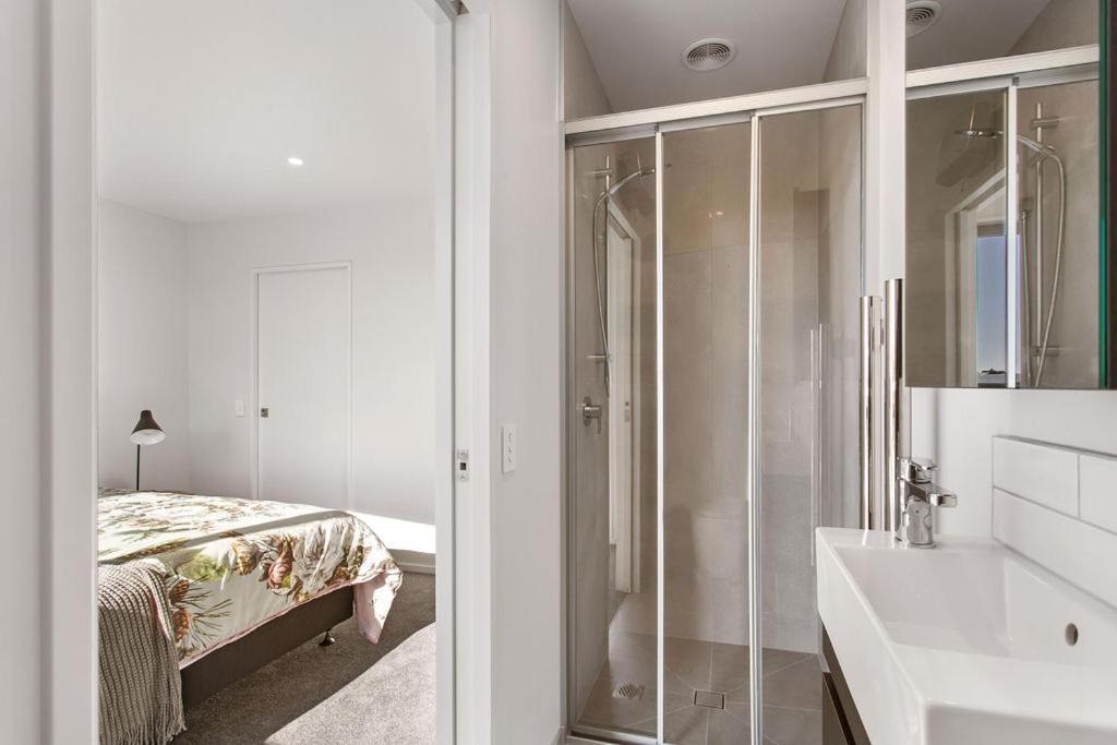 Stylish Brand New Sunny 3Bdrm 3Bth Garage Sleeps 6 Apartment Christchurch Luaran gambar