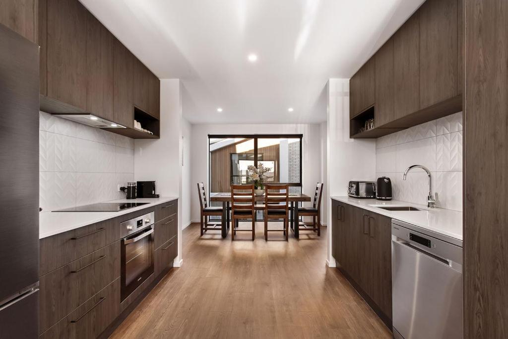 Stylish Brand New Sunny 3Bdrm 3Bth Garage Sleeps 6 Apartment Christchurch Luaran gambar