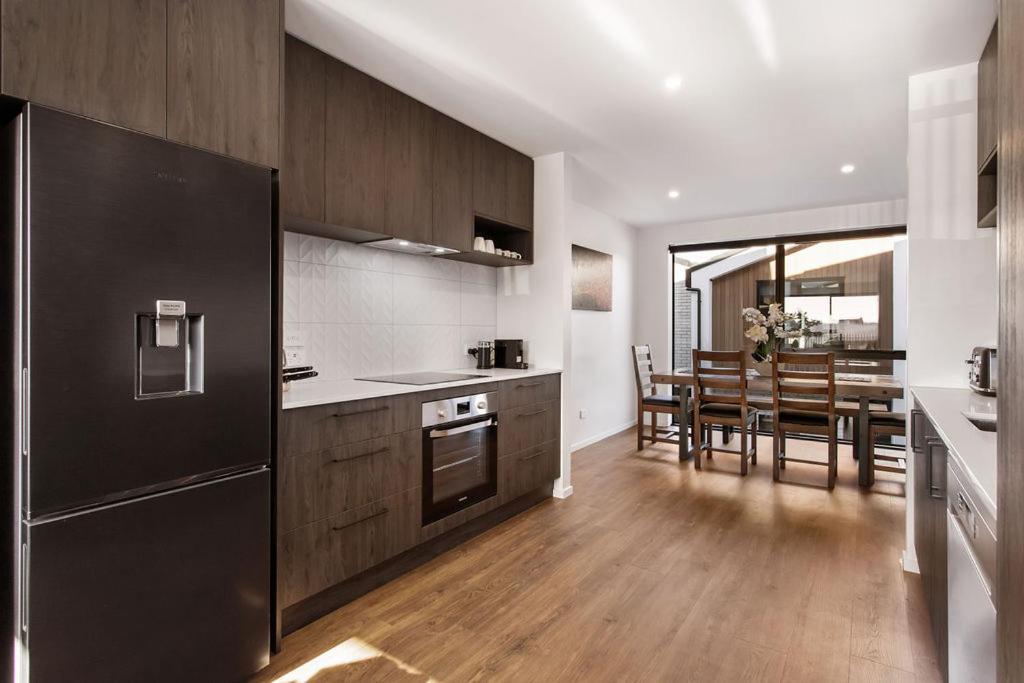 Stylish Brand New Sunny 3Bdrm 3Bth Garage Sleeps 6 Apartment Christchurch Luaran gambar